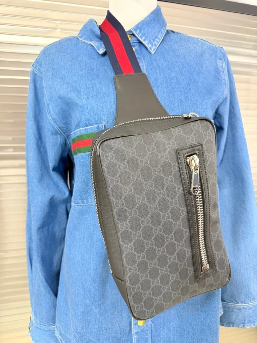 Authentic Gucci Men’s Web Supreme Gg Black Sling Bag
